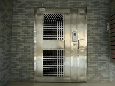 ʯ��ׯ¥��Խ�